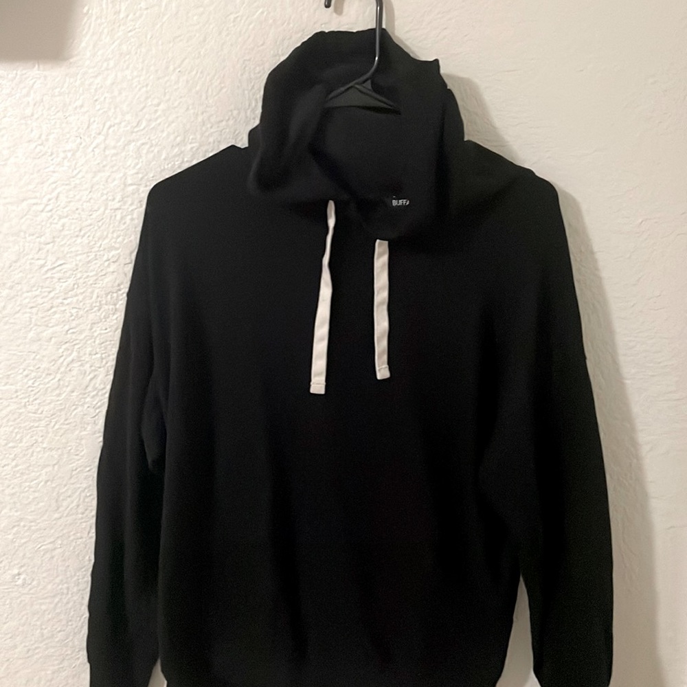 All black hoodie with Black leggings
